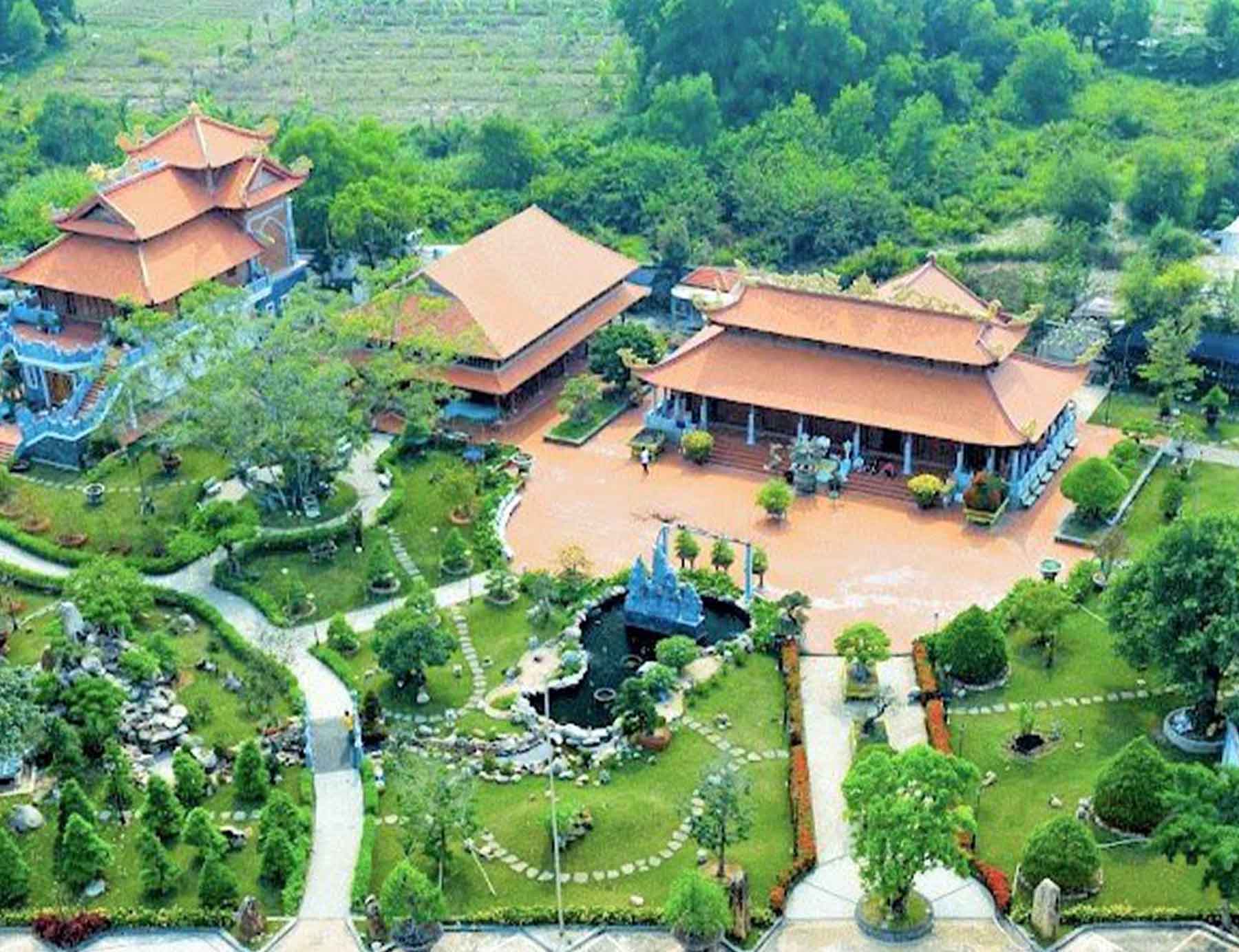 Đền thờ tổ nghiệp của NSƯT Hoài Linh