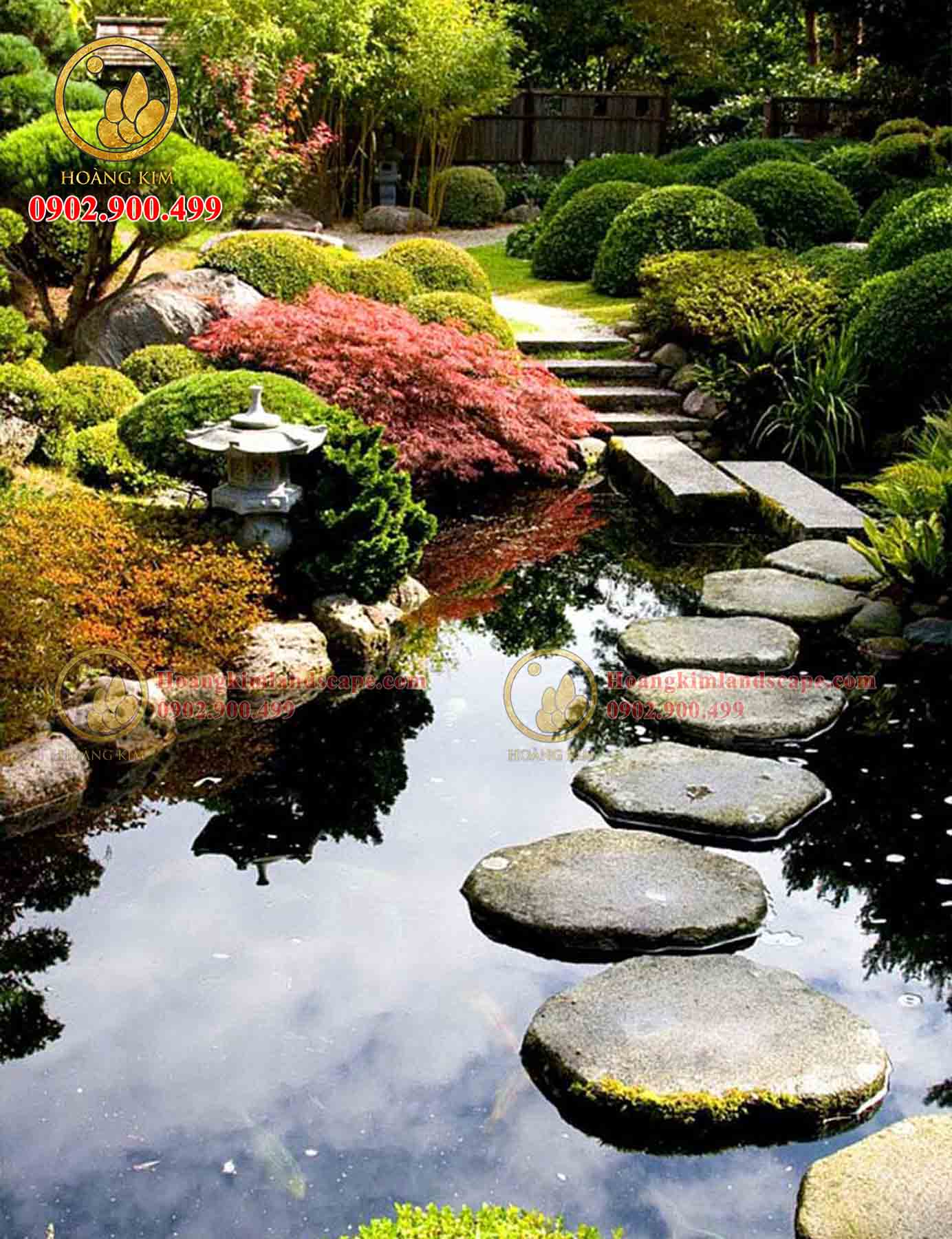 Lối đi bằng đá bước đi tự nhiên rất phù hợp với những sân vườn mang phong cách tự nhiên, phong cách Zen (thiền)